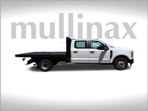 New 2025 Ford F350 XL image 2
