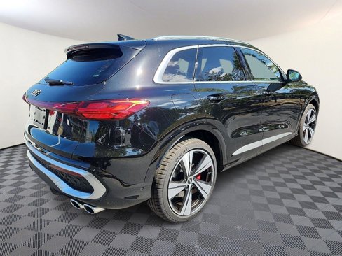 New 2025 Audi SQ5 Prestige image 6