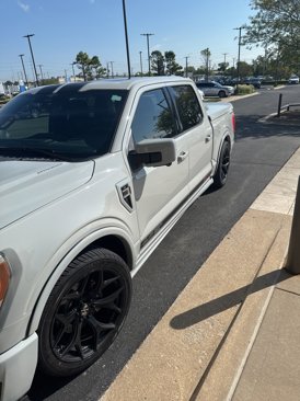 Used 2023 Ford F150 Lariat w/ Equipment Group 502A High image 1