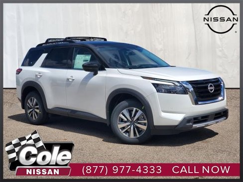 New 2025 Nissan Pathfinder SL image 1