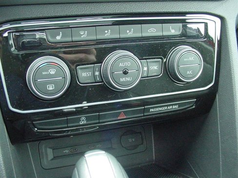 Used 2021 Volkswagen Atlas SEL R-Line image 19