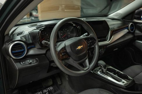 Used 2025 Chevrolet Trax LS image 9