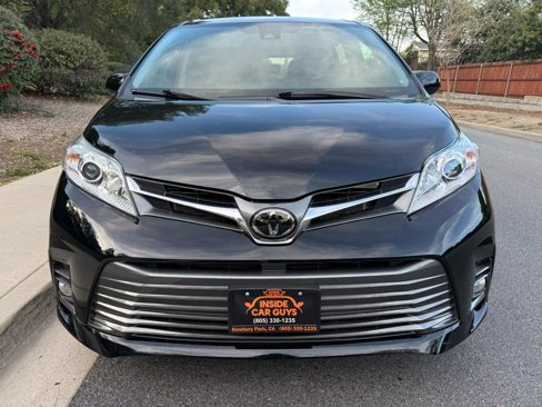 Used 2020 Toyota Sienna XLE image 11