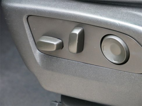 Used 2023 GMC Yukon XL SLT image 13