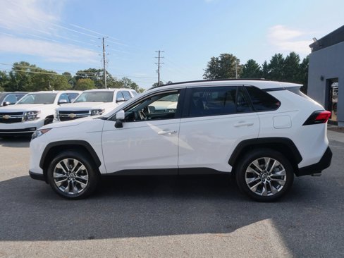 Used 2019 Toyota RAV4 XLE Premium image 9