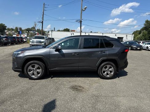 Used 2022 Toyota RAV4 XLE image 4