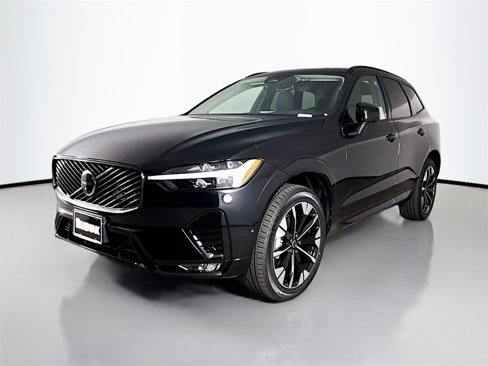 New 2026 Volvo XC60 B5 Plus w/ Protection Package image 3