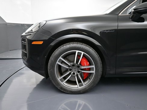New 2025 Porsche Cayenne Turbo image 12
