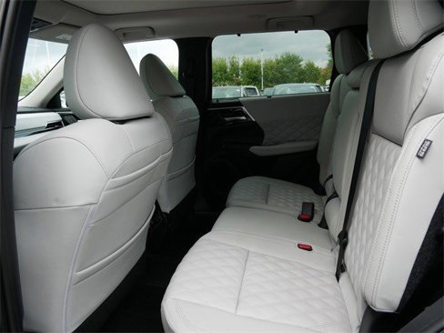 New 2025 Mitsubishi Outlander SEL image 5
