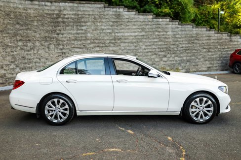 Used 2017 Mercedes-Benz E 300 4MATIC image 3