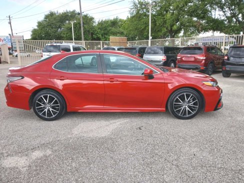 Used 2021 Toyota Camry SE image 8