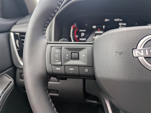 New 2025 Nissan Rogue Platinum w/ Platinum Premium Package image 30
