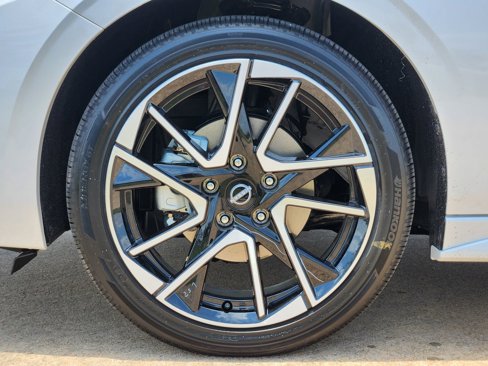 New 2025 Nissan Sentra SR w/ SR Premium Package image 8