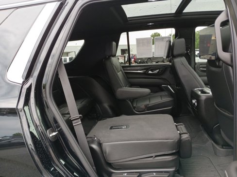 Used 2024 GMC Yukon Denali w/ Advanced Technology Package image 28