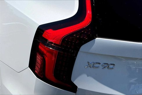 New 2026 Volvo XC90 B6 Plus w/ Protection Package Premier image 5