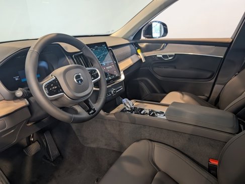 New 2026 Volvo XC90 B6 Plus w/ Protection Package Premier image 12