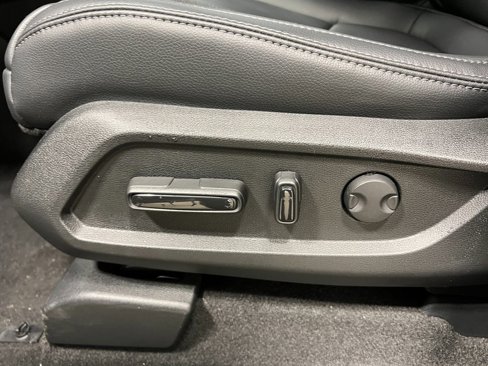 New 2025 Honda Pilot Touring image 14