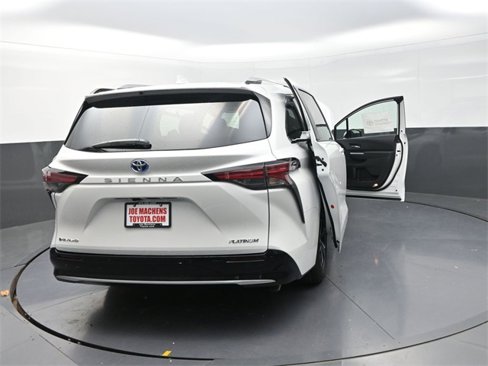 New 2025 Toyota Sienna Platinum image 38