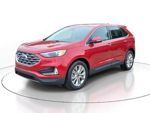 Used 2024 Ford Edge Titanium image 2
