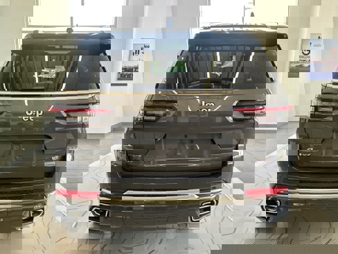 New 2025 Jeep Grand Cherokee L Summit image 4