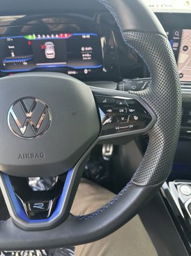 Used 2023 Volkswagen Golf R image 24