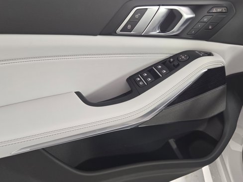 New 2026 BMW X7 xDrive40i w/ M Sport Package image 15