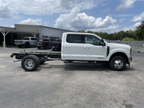 New 2025 Ford F350 Lariat image 3