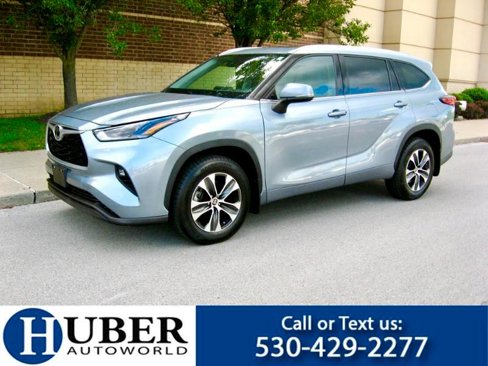Used 2021 Toyota Highlander XLE image 1