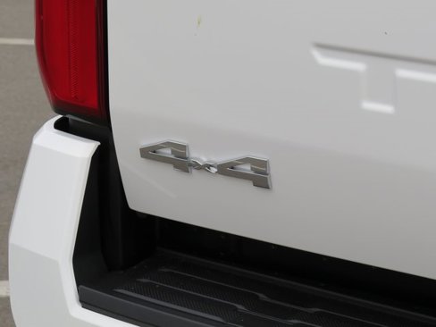 New 2025 Toyota Tacoma SR5 image 15