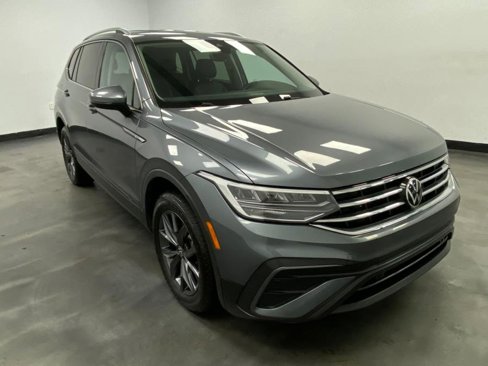 Used 2023 Volkswagen Tiguan SE image 8