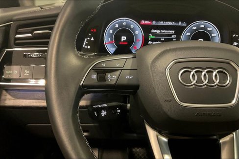 Certified 2025 Audi Q8 Premium image 18