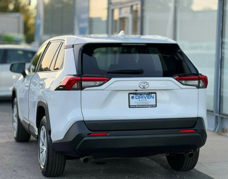 Used 2024 Toyota RAV4 LE image 3
