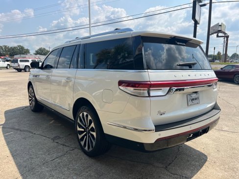 Used 2022 Lincoln Navigator L Reserve image 7