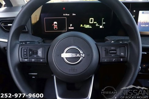 Used 2025 Nissan Kicks SV w/ Charging Package image 15