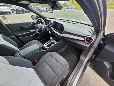 Used 2024 Chevrolet Trax RS image 22