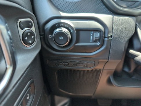 New 2025 Jeep Wrangler Unlimited Rubicon image 14