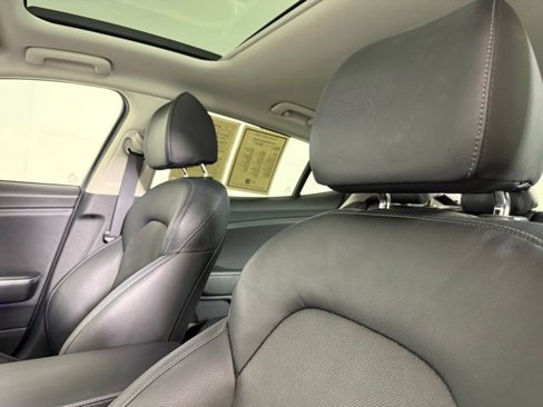 Used 2018 Kia Stinger Premium image 18