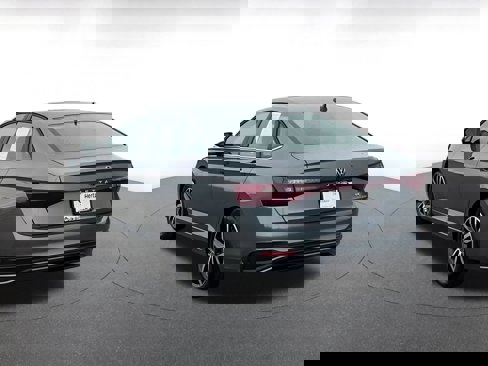 Used 2025 Volkswagen Jetta SE image 11