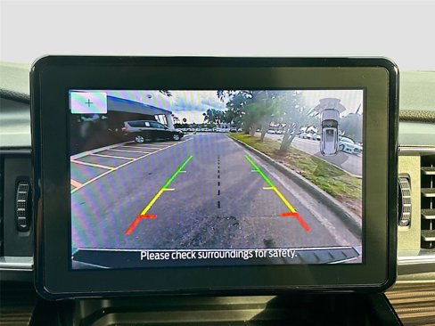Used 2024 Ford Explorer Limited image 15