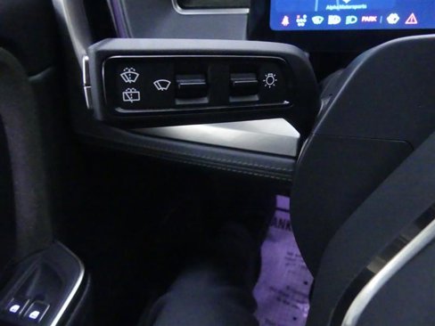 Used 2025 Rivian R1S Adventure image 20