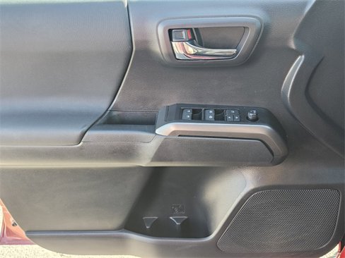 Used 2023 Toyota Tacoma TRD Sport image 28