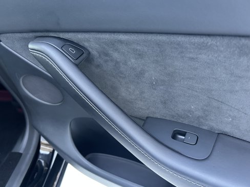 Used 2022 Tesla Model Y Long Range image 28