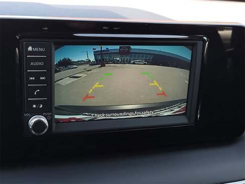 Used 2025 Nissan Kicks S image 15