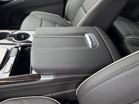 New 2026 Cadillac Escalade ESV Luxury image 14