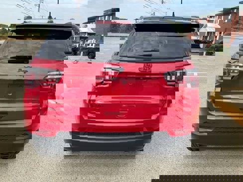 Used 2020 Jeep Compass Latitude image 4