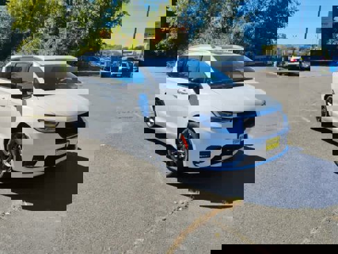 New 2026 Chrysler Pacifica Select image 1
