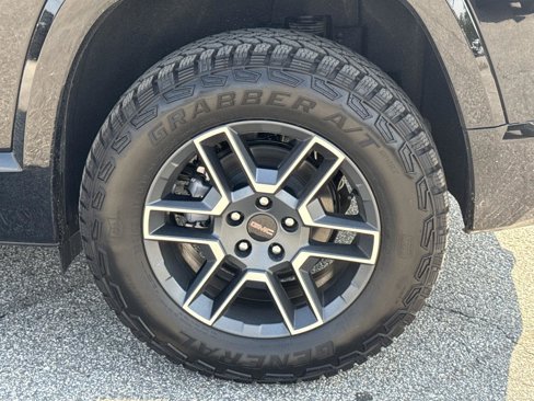 New 2026 GMC Terrain AT4 w/ Convenience Package III image 9