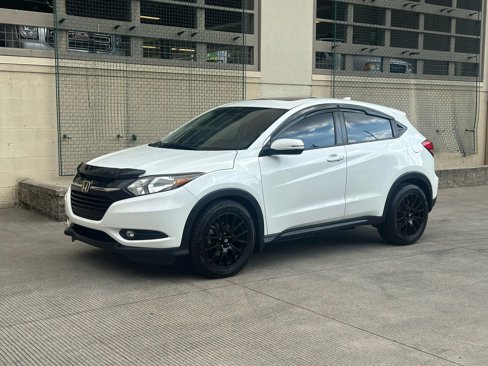 Used 2017 Honda HR-V EX image 3