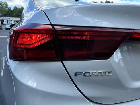 Used 2021 Kia Forte LXS image 30