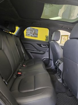 Used 2020 Jaguar F-PACE Premium image 17